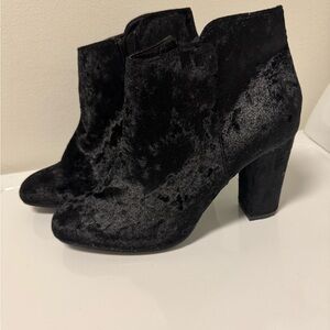 Elegant Black Velvet Ankle Boots